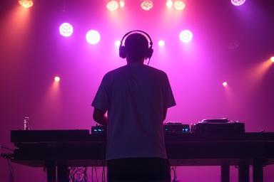 Silk RenaissanceのDJパフォーマンス